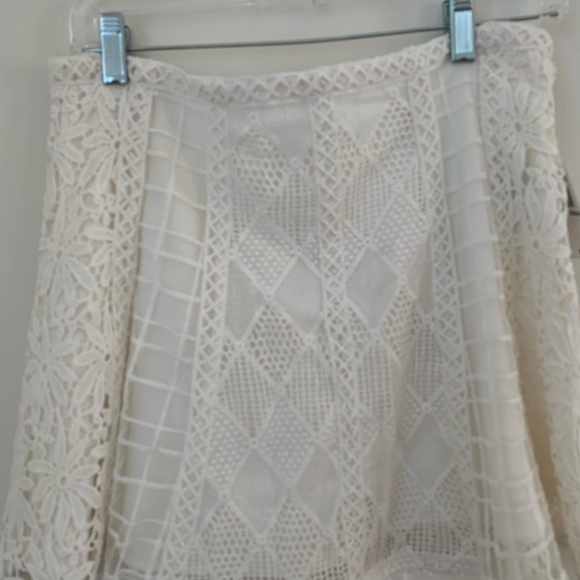 J.O.A White Crotchet Flare Skit Short Boho Flowy Zip Up Lined NWT Women's M - Picture 4 of 6